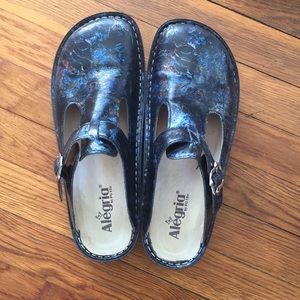 Alegria slip on clogs